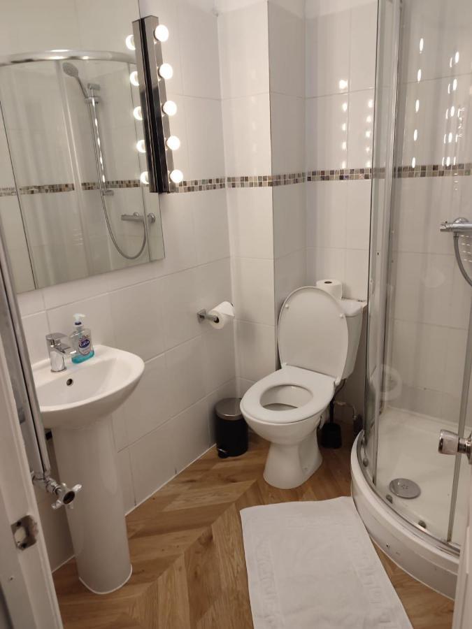 Room At 264 London Exteriör bild